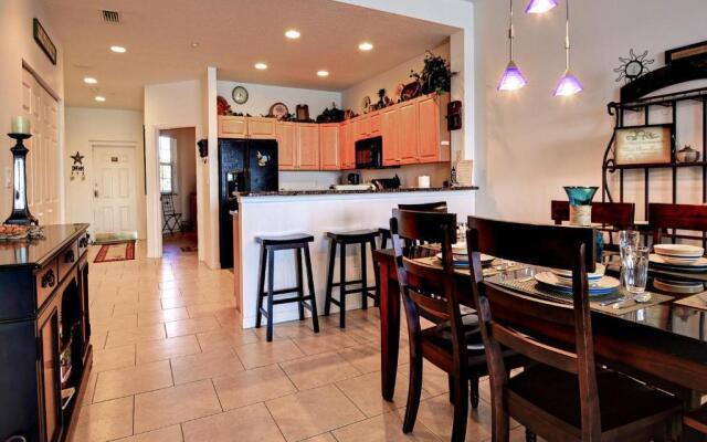 Harborview Grande 202