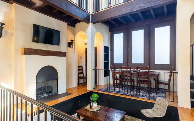 Perfect Location in Downtown Charleston