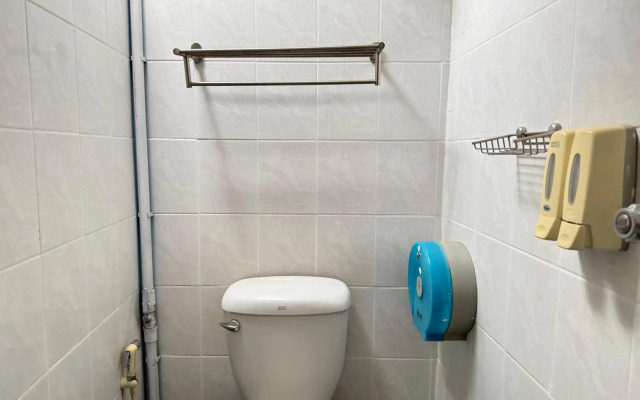 Collection O Khu Mueang near Tha Phae Gate (formerly Lai Thai Guesthouse)