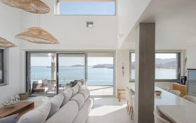 Luxurious Seafront Villa Karystos