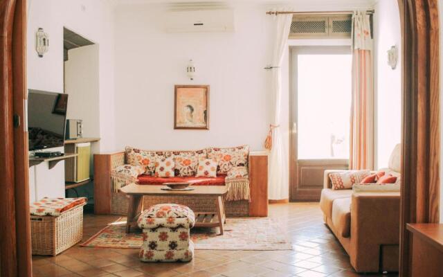 La Duquesa Guest House