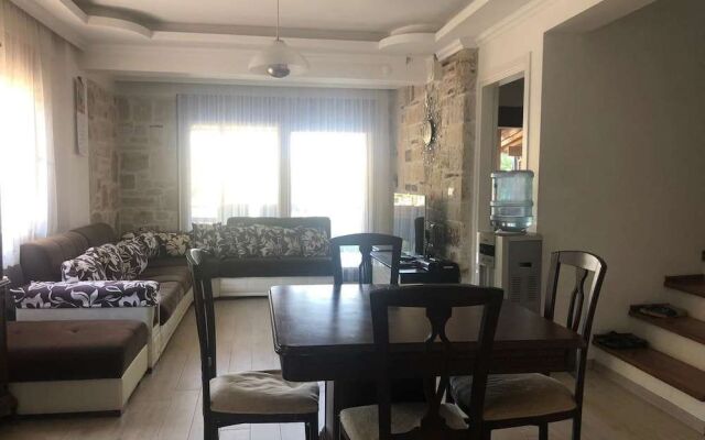 Tas Villa