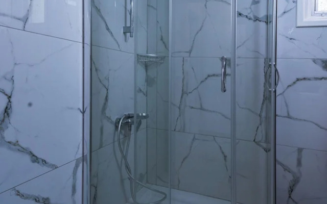 Cosy & Central Larnaca Suite