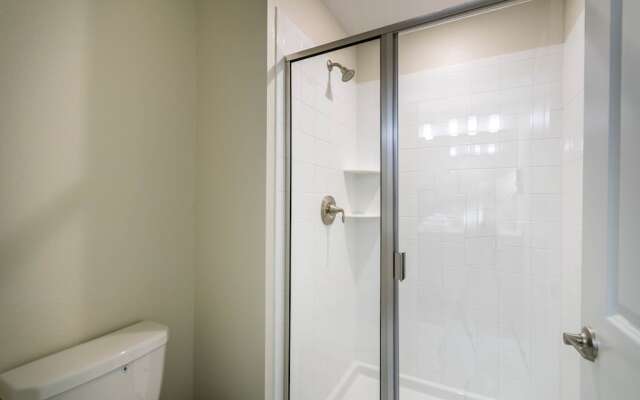 Cool & Modern 4 Ved Storey Lake Pool Home 4911wind