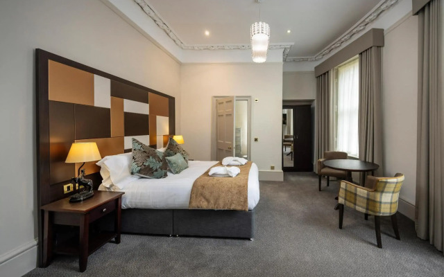 Albany Hotel