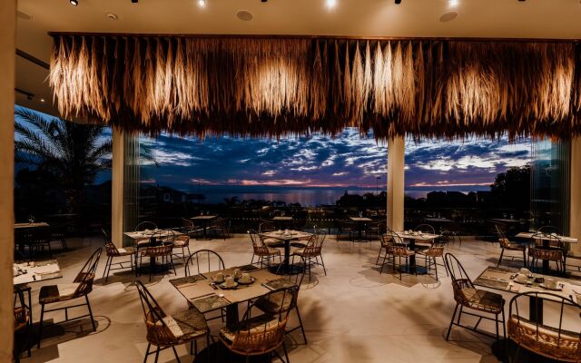 Cavo Zoe Seaside Hotel