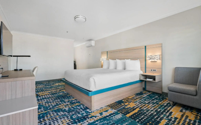 Pacific Shores Inn