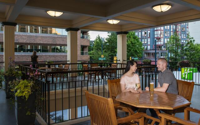 Holiday Inn & Suites Vancouver Downtown by IHG