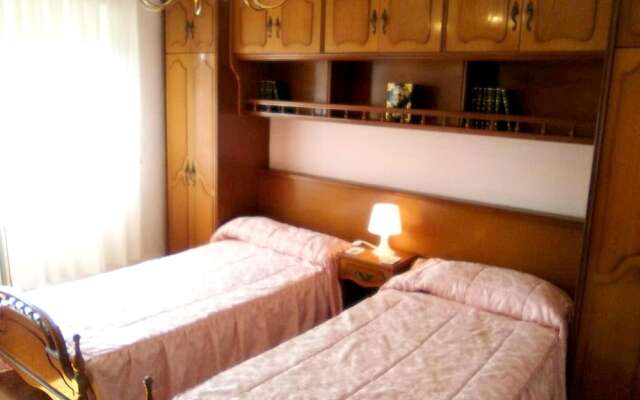 House With 3 Bedrooms In Oviedo With Wifi