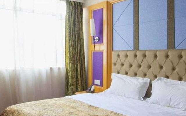Wuhan Rome Holiday Hotel