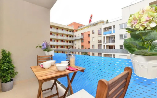 Laurel Bay Apartment