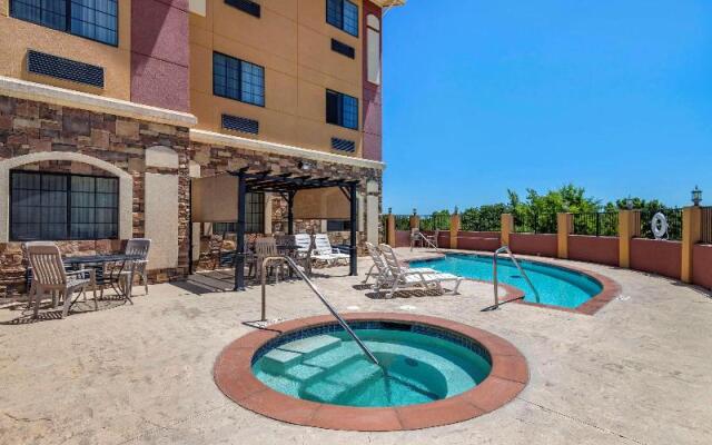 Comfort Inn & Suites Glenpool