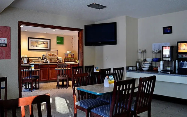 The Inn At Lenoxview Hotel