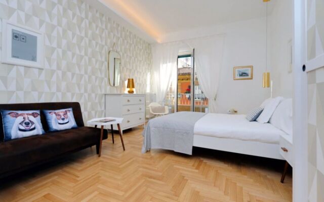 Elegant flat for 8 near Colosseum