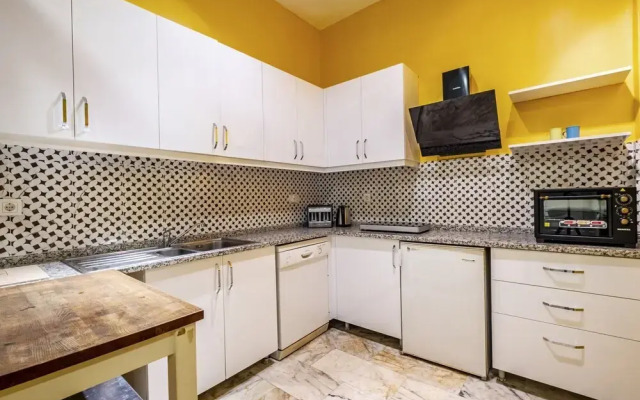 Stylish Flat With Excellent Location in Beyoglu