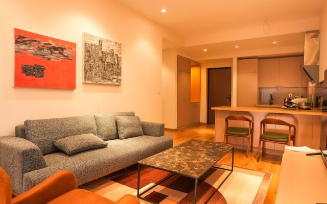 May Seven Service Apartment