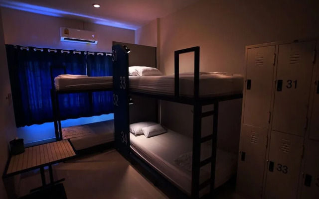 OYO 934 VR Meet Hostel