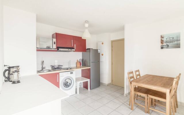 Bright T3 of 54m ² With Balcony