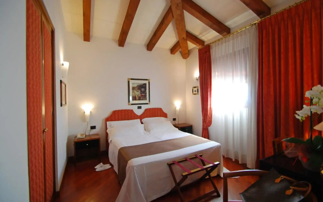 Alla Rocca Hotel
