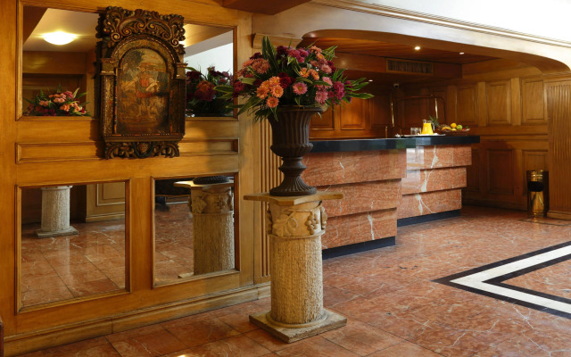Suites del Bosque Hotel
