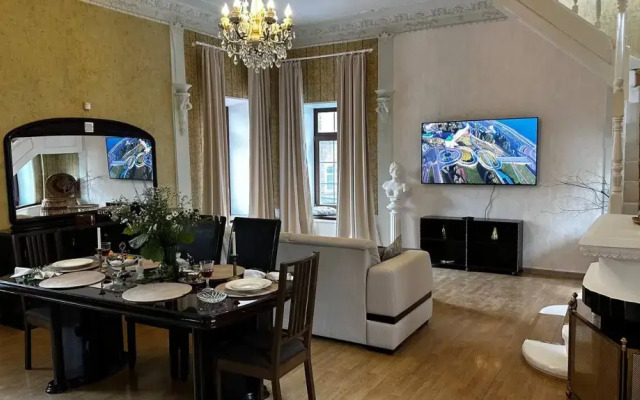 Apartments on Minin and Pozharsky Square