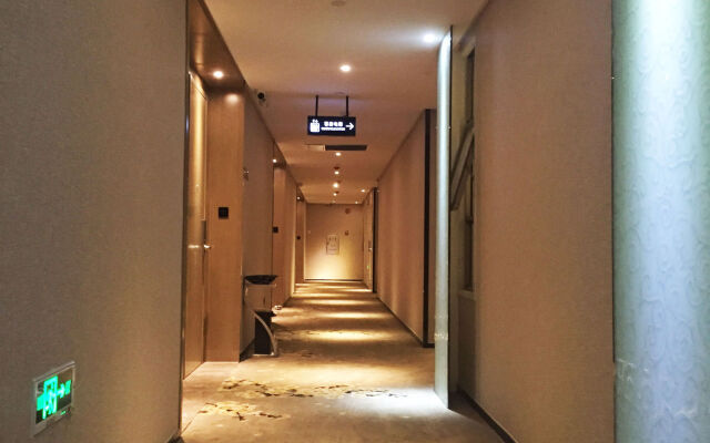 Paco Hotel Tiyuxilu Metro Guangzhou-Free Shuttle Bus during Canton Fair