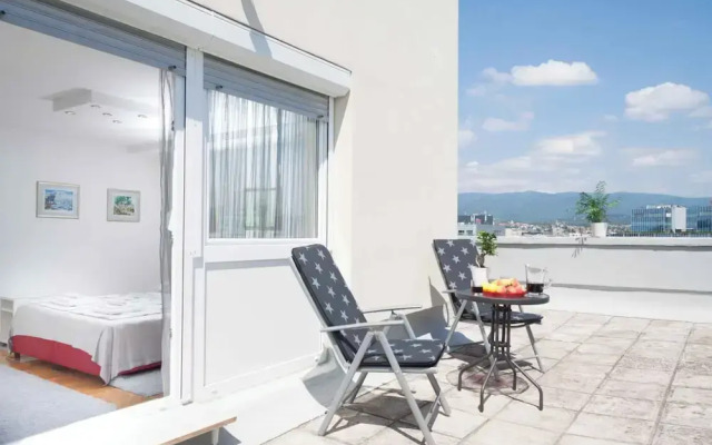 New Cozy Penthouse With Panoramic View