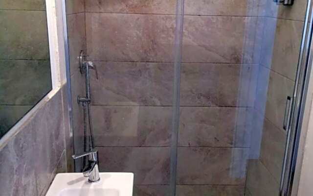 CAMERA e BAGNO PRIVATO a 3 minuti dalla Stazione