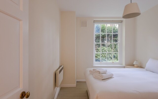 Charming 1Br Home By River Thames Fits 3