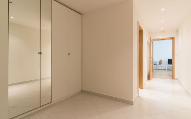 New Modern Apartment with Zizkov Parking