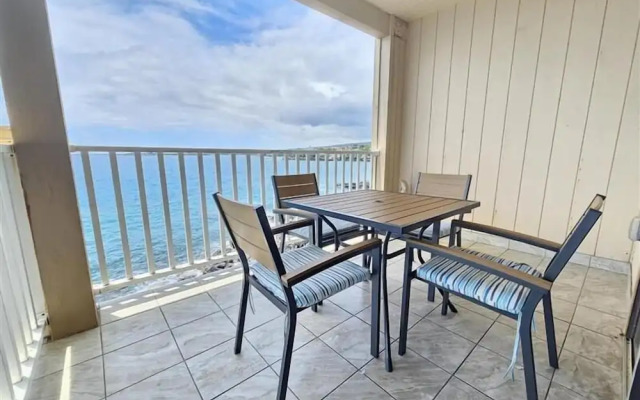 Sea Village #4210 Ocean Front Lanai!