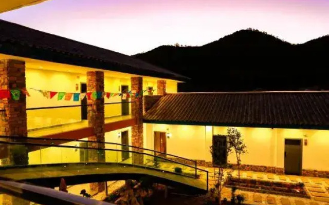 Lugu Lake Lanbo Bay exclusive courtyard