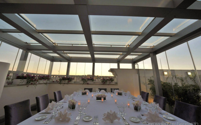 Warwick Il Palazzo Amman Hotel