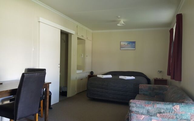 High Country Motel and Backpackers