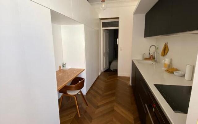 Appartement de maître T3 80m2 en plein centre.