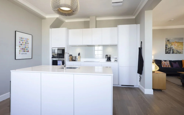 JOIVY Splendid 2-Br Apartment In New Town