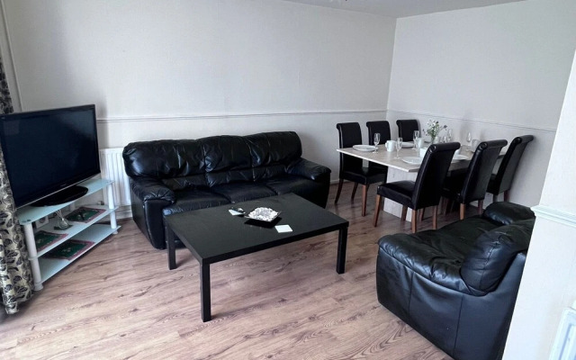 Beautiful 3-bed House in High Wycombe