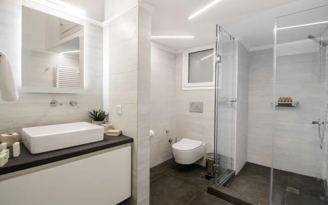 Acropolis Executive Suite