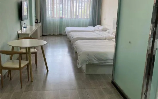 Lifeng Hotel (Guangzhou Baijiang Metro Station)