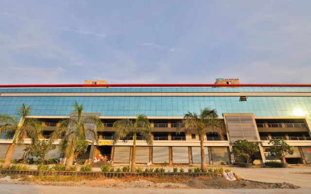 Hotel Day Night Stay By OYO Rooms