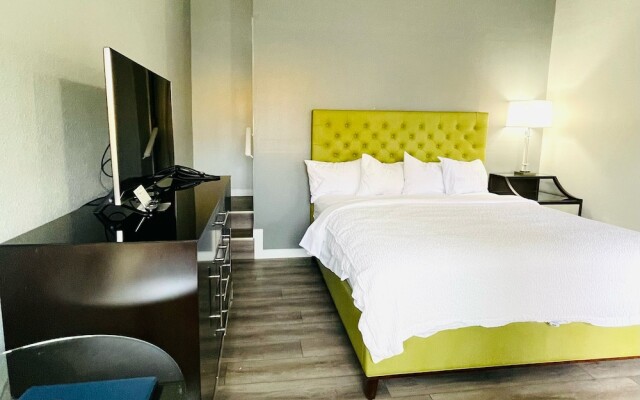 Tides Inn & Suites