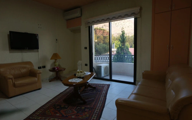 Hotel and Restaurant Shallalat Anjar