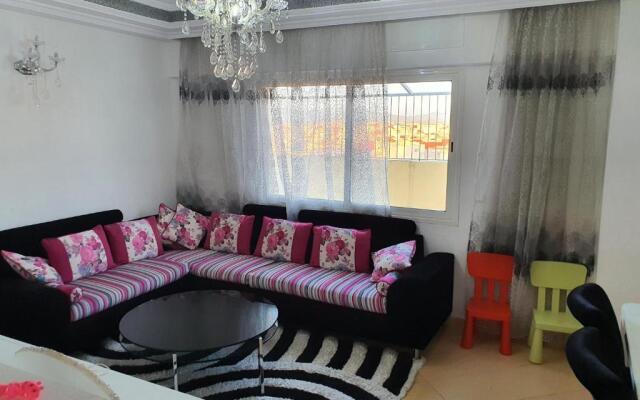 Familiar Luxury Apartment