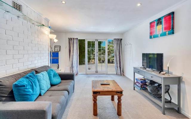 Rustic 1br in Kohimarama Parking & Wifi