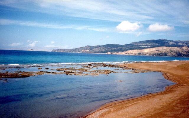 Lovely independent room in Ecovilla on the beach