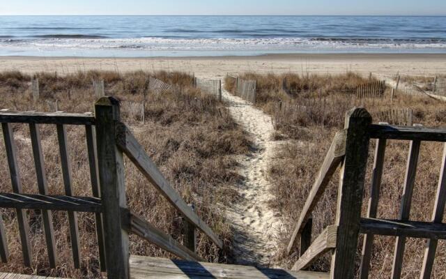 Eastside 3 Bedroom Home by RedAwning