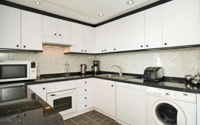Apartment in Marbella, Malaga 102955