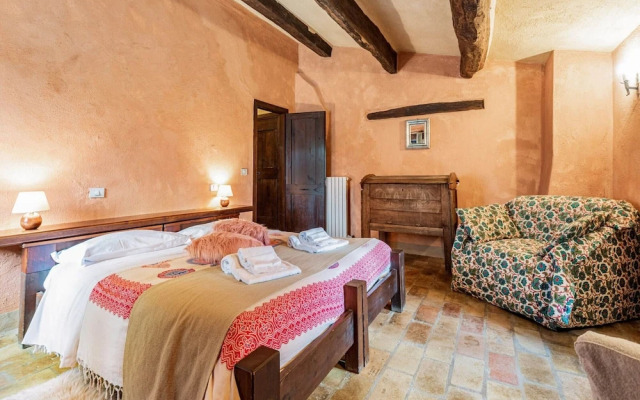 Captivating Apartment in Assisi With Swimming Pool