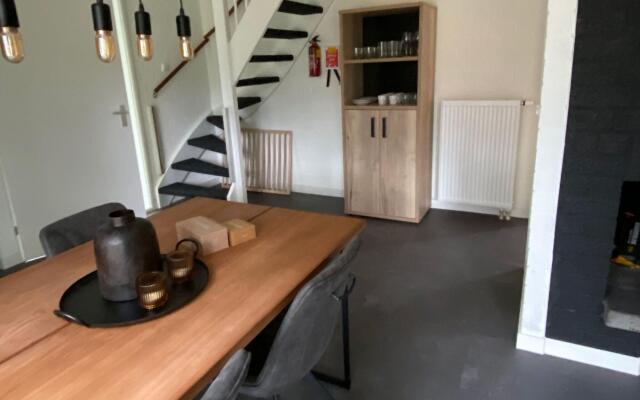 Restyled House With two Bathrooms, Breda at 10 km