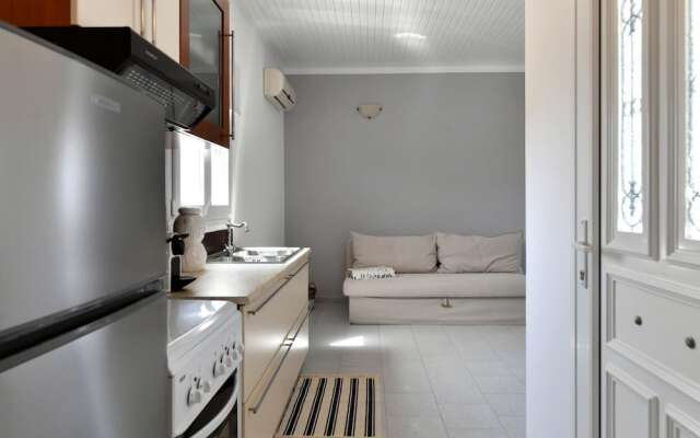 Anemolia Apartments With Pool